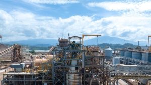 Laba United Tractors (UNTR) Anjlok 80%, Ada Apa?