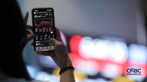Ambles 51% Sebulan, Saham Produsen Tisu Basah (FLMC) Digembok BEI
