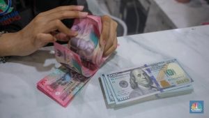 Nilai Tukar Rupiah Menguat Awal Pekan Ini, Dolar AS Turun ke Rp17.875