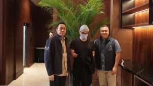Foto-Foto Penangkapan Buronan Bos Kresna Life Michael Steven