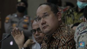 Henry Surya Tilep Ratusan Miliar Duit Asuransi, OJK Kejar Sisa Asetnya