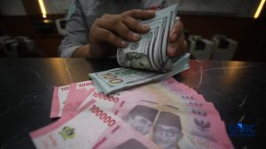 Rupiah Dibuka Menguat Tipis, Dolar AS Turun ke Rp17.710