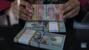 Rupiah Ditutup Melemah 0,54%, Dolar AS Kini Parkir di Rp17.825